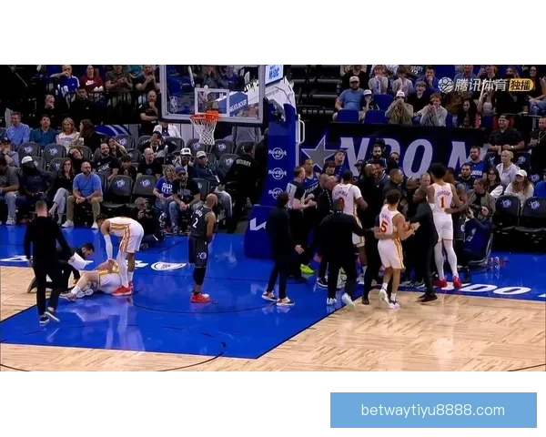 比塔泽掀翻兰代尔被判恶意犯规丹尼尔斯护友领技术犯规