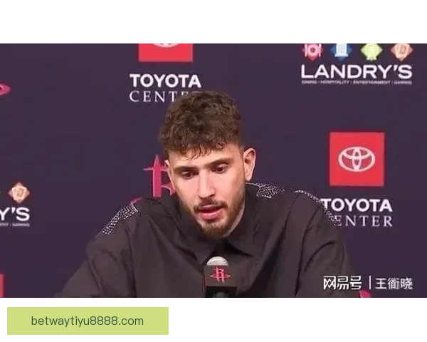 火箭输球后矛盾升级 KD与申京球迷互怼 休城媒体为申京辩护双核融合仍为核心